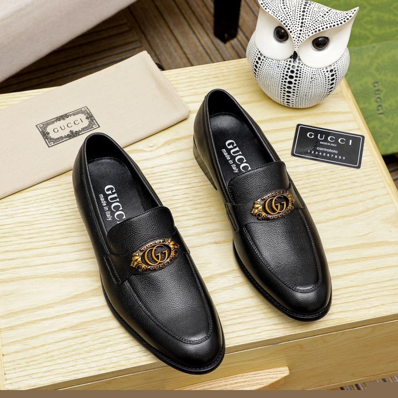 G*u*i leather shoes